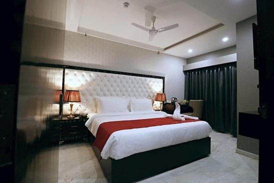 The Hotel Grace Place Inn 뉴델리 외부 사진