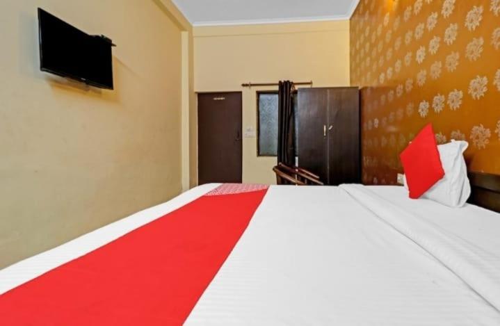 The Hotel Grace Place Inn 뉴델리 외부 사진