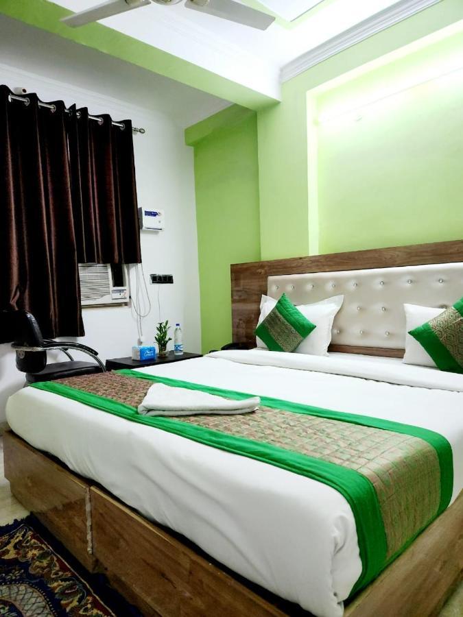 The Hotel Grace Place Inn 뉴델리 외부 사진