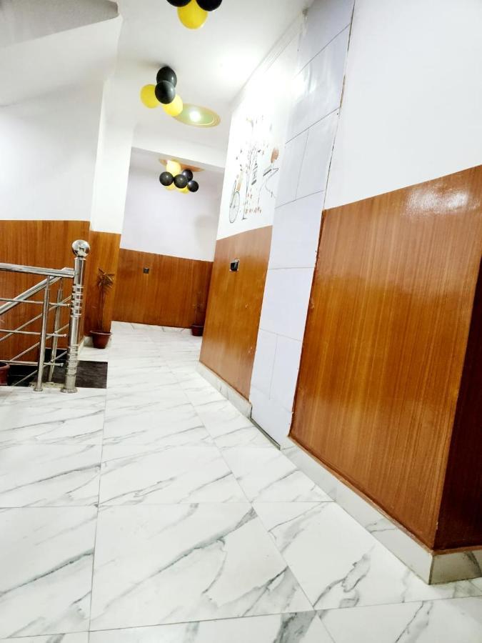 The Hotel Grace Place Inn 뉴델리 외부 사진