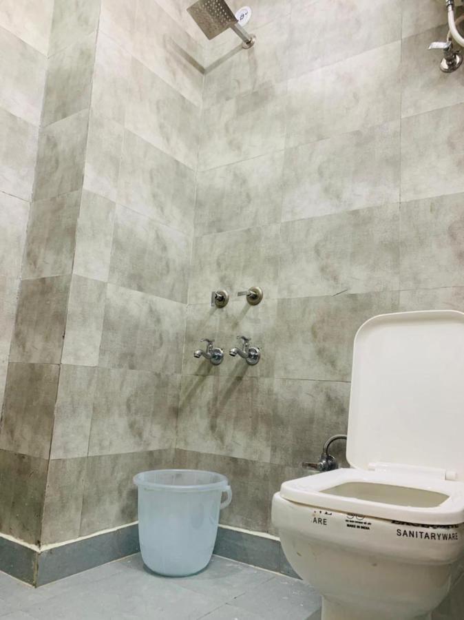 The Hotel Grace Place Inn 뉴델리 외부 사진