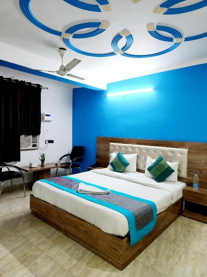 The Hotel Grace Place Inn 뉴델리 외부 사진