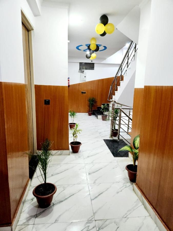 The Hotel Grace Place Inn 뉴델리 외부 사진